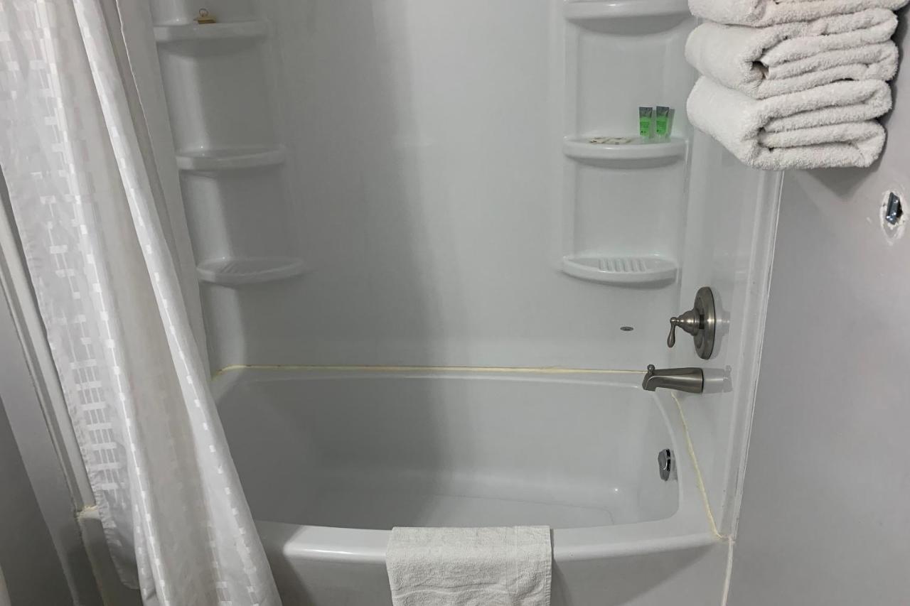 Lucien Motel ウィットビー エクステリア 写真